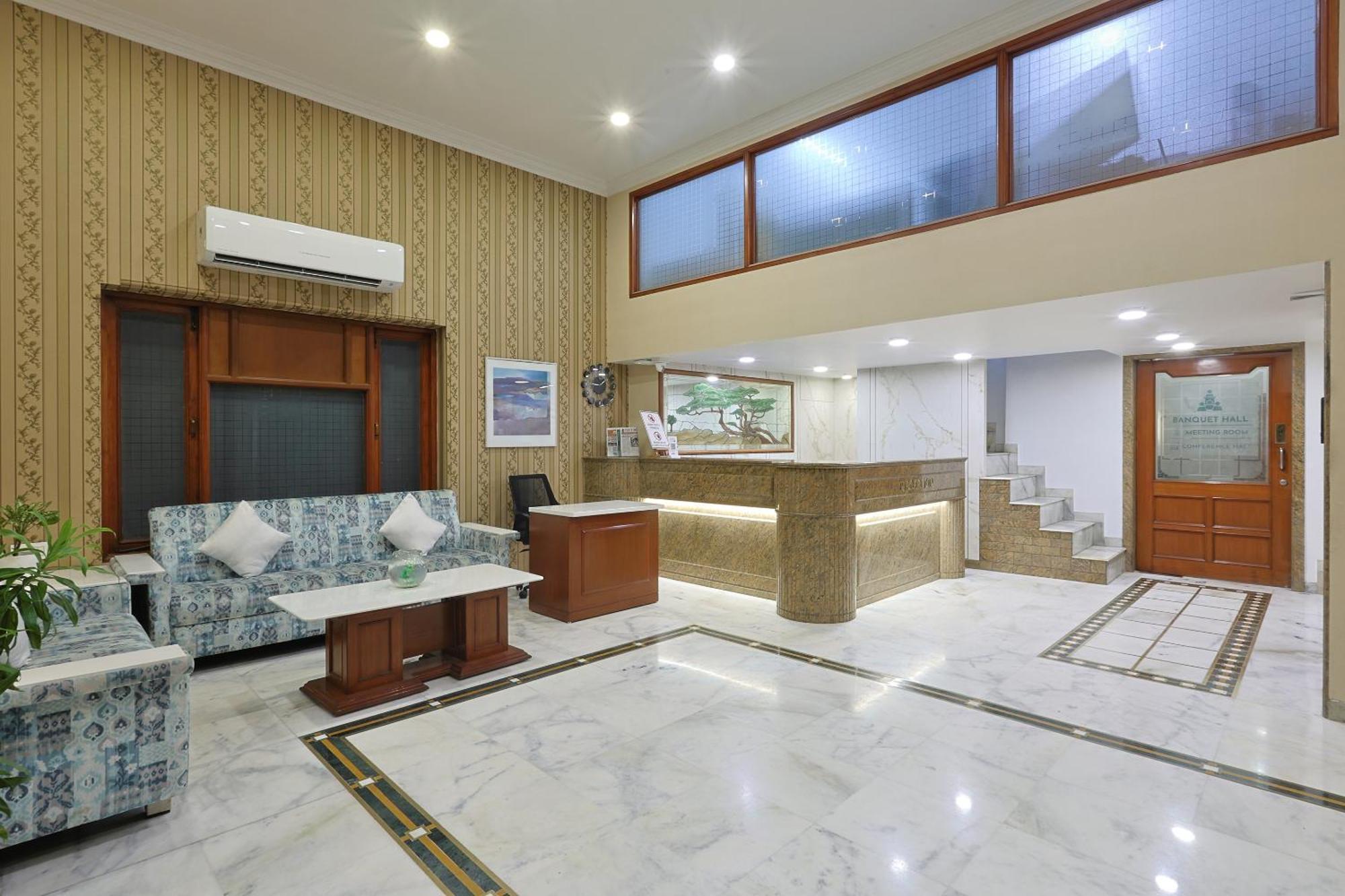 Hotel Apex Surate Extérieur photo