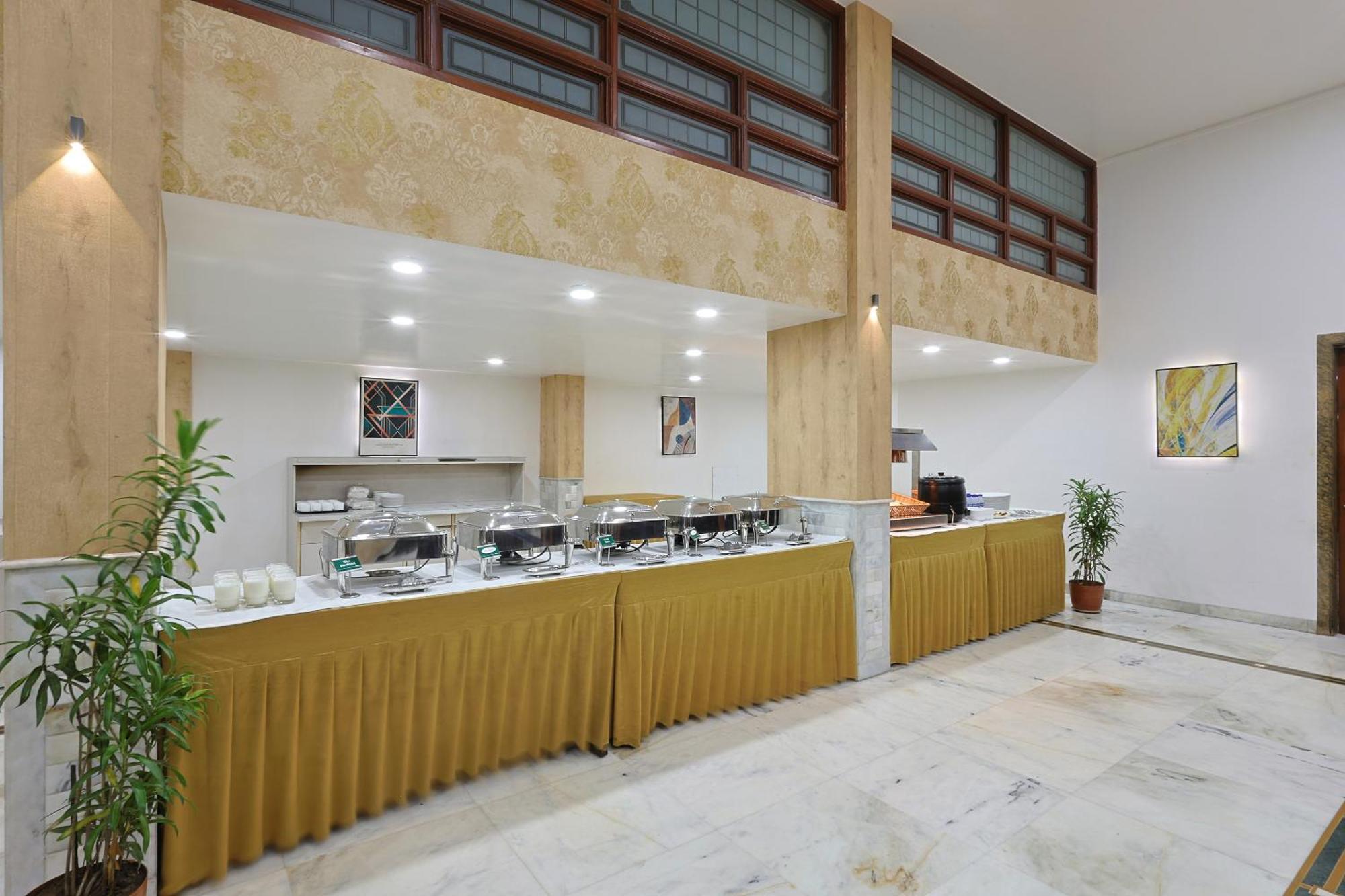 Hotel Apex Surate Extérieur photo