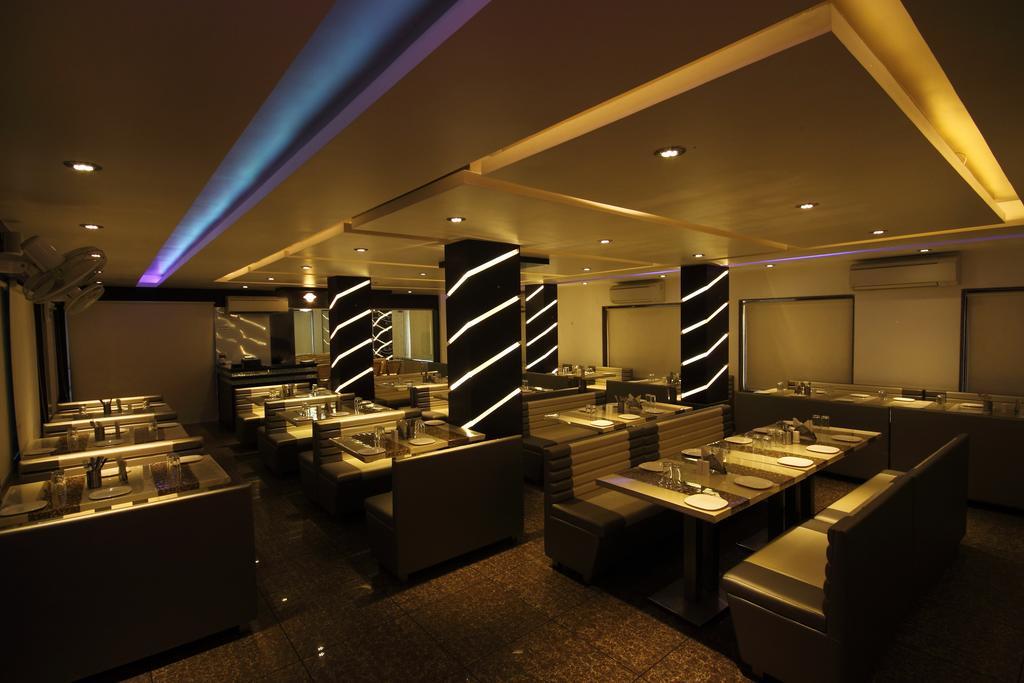 Hotel Apex Surate Extérieur photo